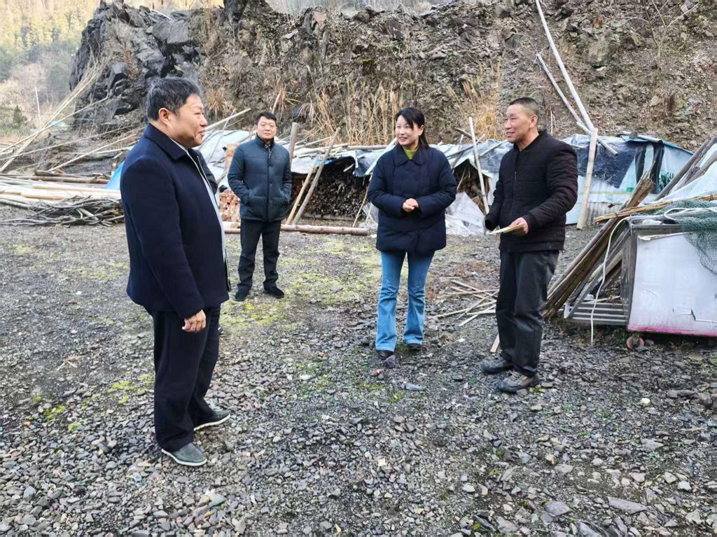 省移民中心开展2026年春节走访慰问困难...