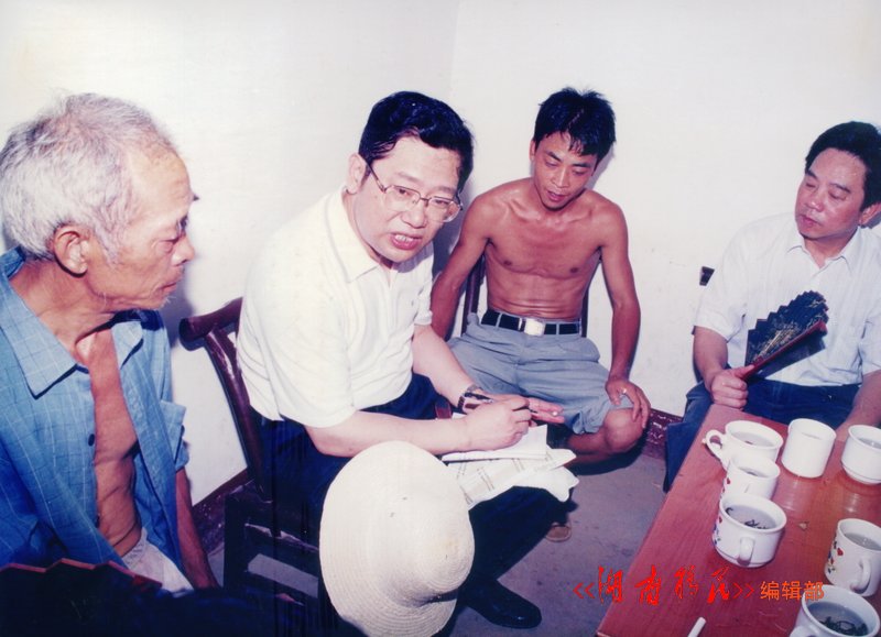 重庆市委副书记聂卫国在岳阳三峡移民安置区“访亲”