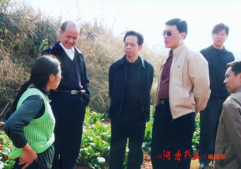 省移民局副局长吕祚亚在三峡移民安置区调研